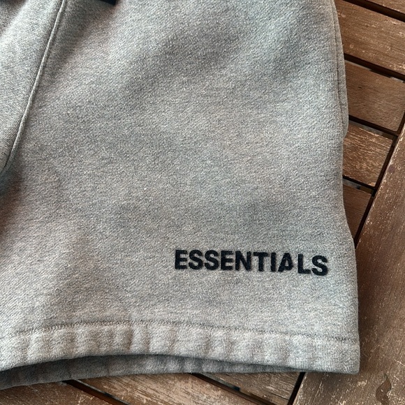 Essentials shorts size 10 - Picture 2 of 3
